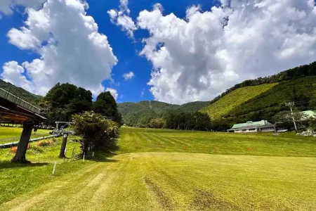 【レポート2022＃9】スキー場ゲレンデが芝生のキャンプサイトに!!夜は満天の星空を眺められる「尾瀬いわくらキャンプ場」