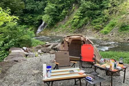 【レポート2022＃10】荒川渓谷のダイナミックな絶景を眺める、奥秩父の川沿いに広がる「将門の滝 オートキャンプ場」