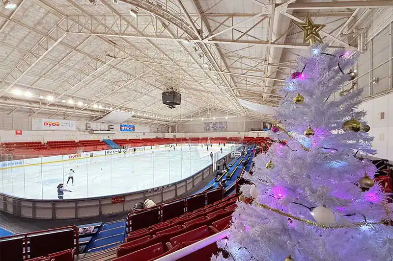 【レポート2025#27】駅前徒歩1分!誰でも気軽に滑れる♪「ダイドードリンコアイスアリーナ」